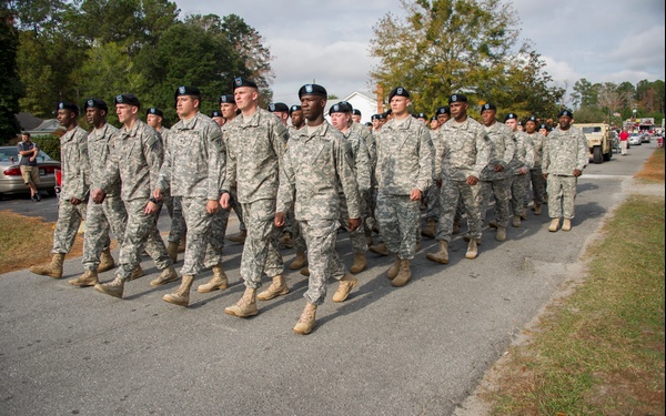 Challengers represent 3rd ID in city’s Christmas parade