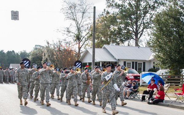 Challengers represent 3rd ID in city’s Christmas parade