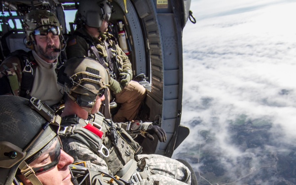Paratroopers jump in the new RA-1 rig
