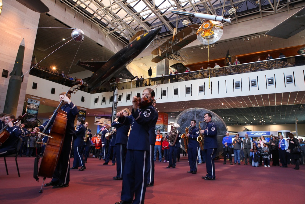 USAF Band Flash Mob At Air &amp; Space Museum