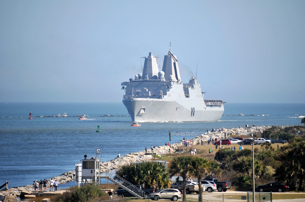 USS New York arrives at Naval Station Mayport