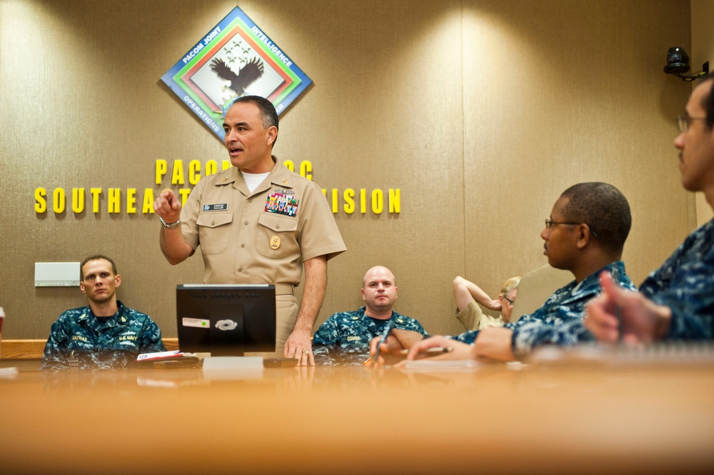 US Fleet Cyber Command leader addresses petty officers