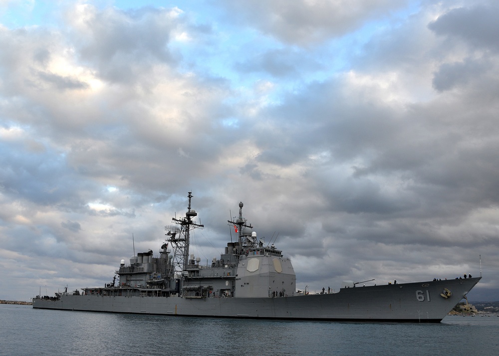 USS Monterey visits Crete