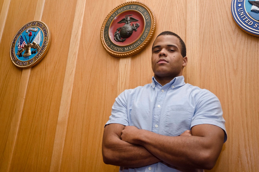 Dominican Republic native sheds 140 pounds to enlist in the Marine Corps