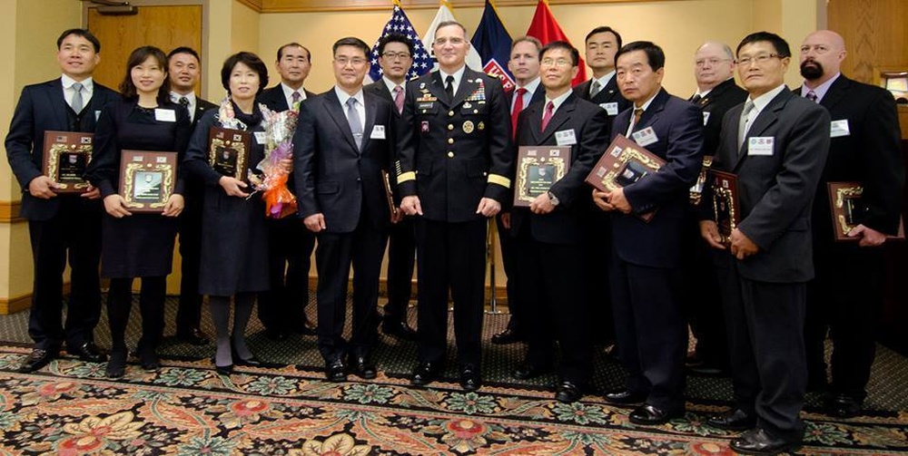 DVIDS News USFK rewards KN, civilian employees