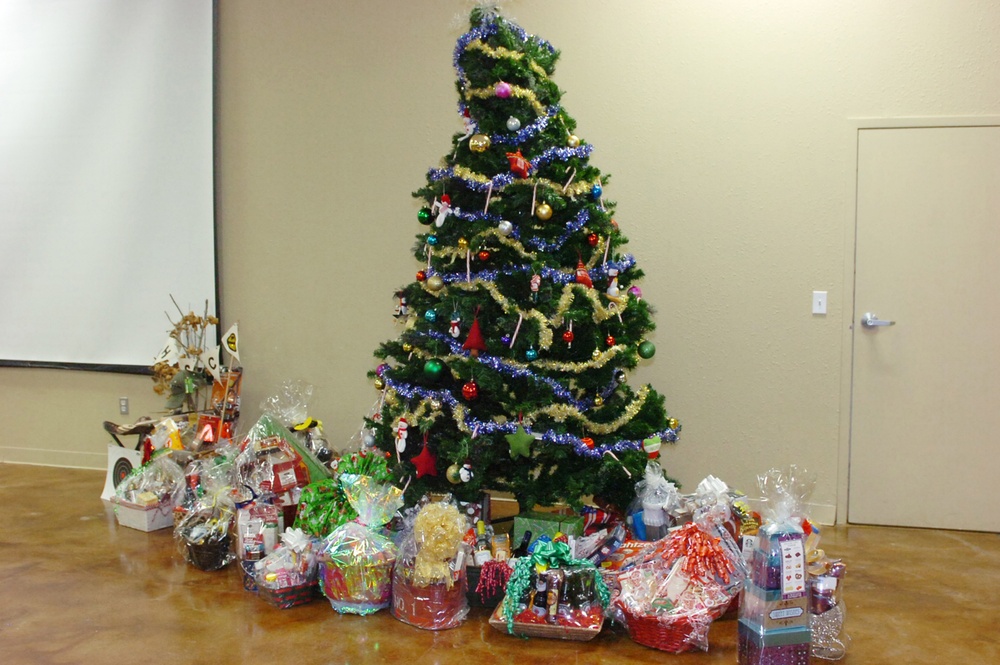 HHBN hosts cookies with Santa party
