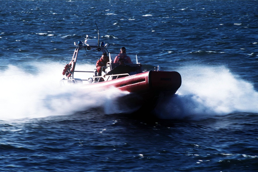 Search and rescue boat