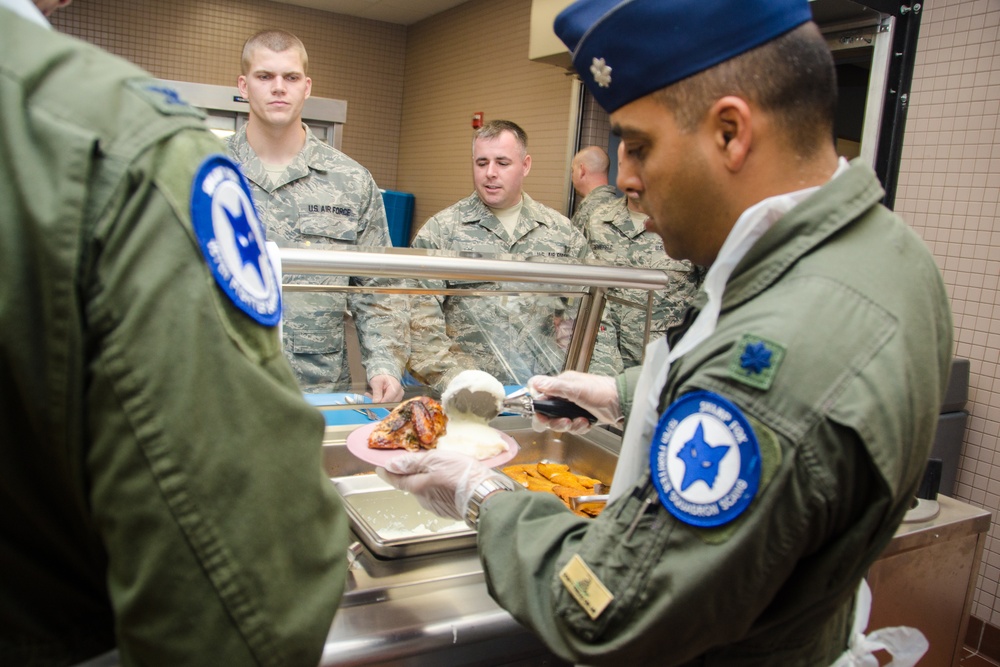 169th Fighter Wing commanders serve Christmas lunch