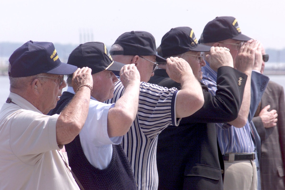WREATH LAYING FOR CGC HAMILTON