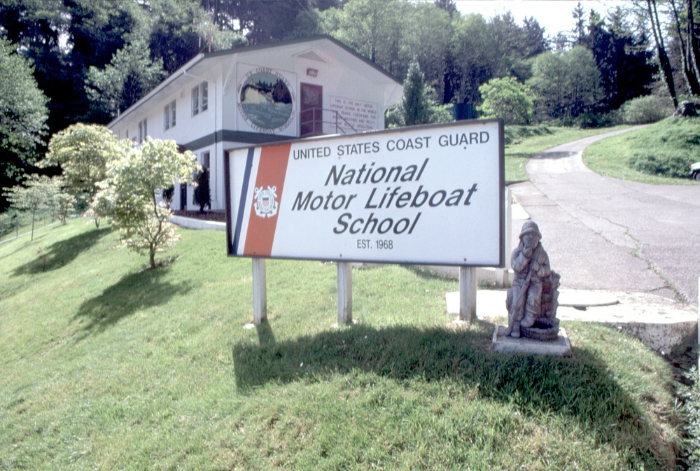 COAST GUARD NATIONAL MOTOR LIFEBOAT SCHOOL