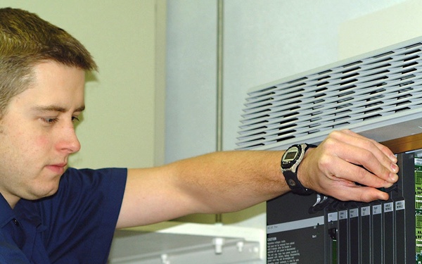 TELEPHONE TECHNICIAN