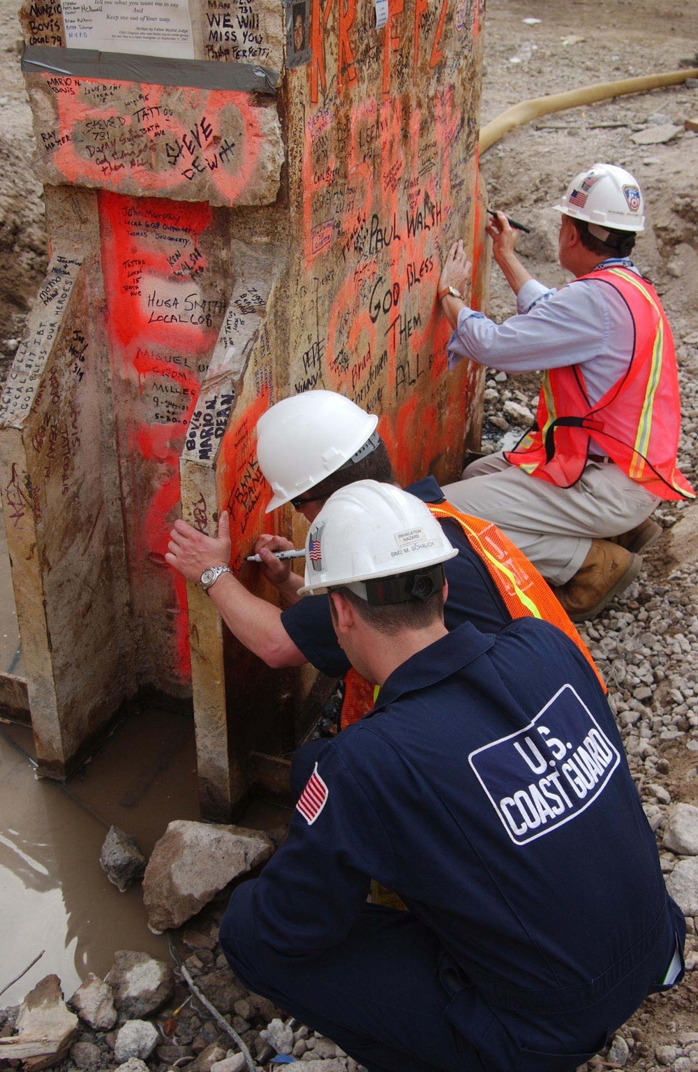 BEAM SIGNING AT WTC