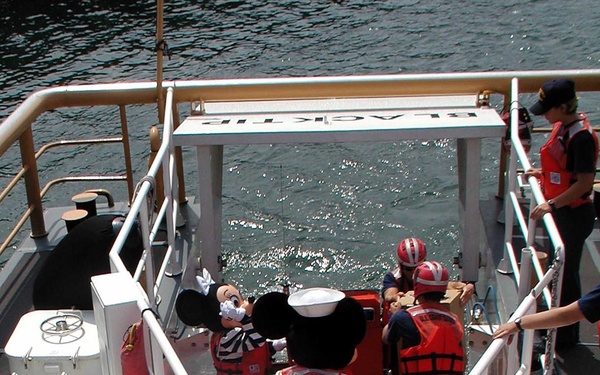MICKEY &amp; MINNIE MOUSE ON BOARD CGC BLACKTIP