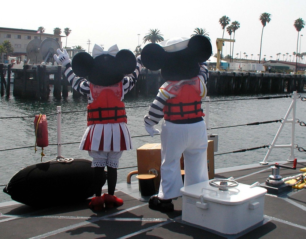 MICKEY &amp; MINNIE MOUSE ON BOARD CGC BLACKTIP