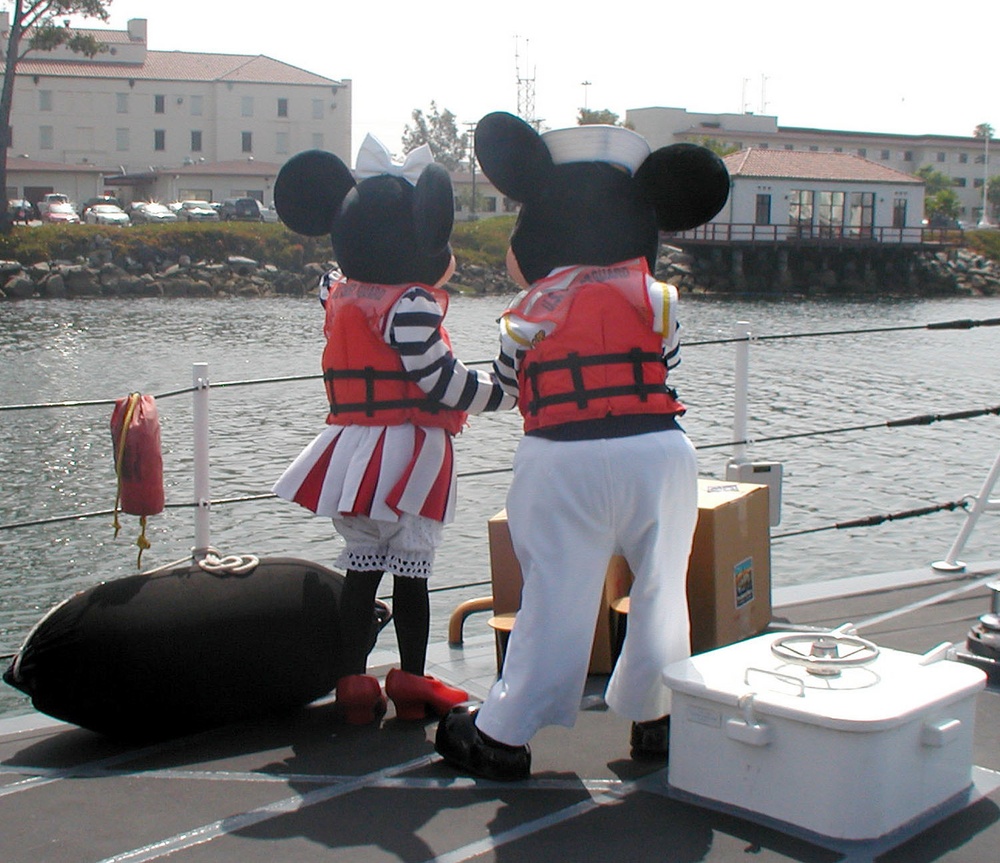 MICKEY &amp; MINNIE MOUSE ON BOARD CGC BLACKTIP