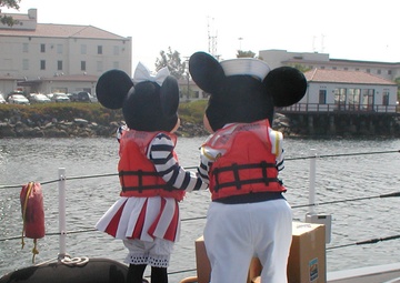 MICKEY &amp; MINNIE MOUSE ON BOARD CGC BLACKTIP