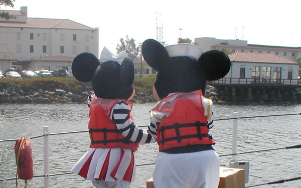 MICKEY &amp; MINNIE MOUSE ON BOARD CGC BLACKTIP