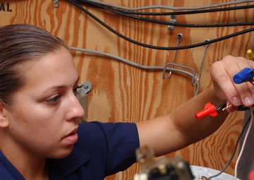 ELECTRICIAN'S MATE (EM)