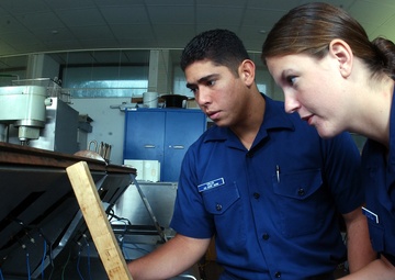 ELECTRICIAN'S MATE (EM)