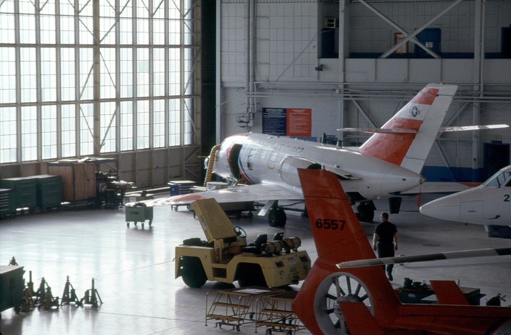 HU-25 FALCON