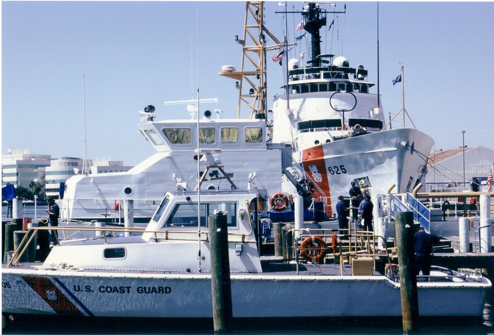 CUTTER MOORINGS