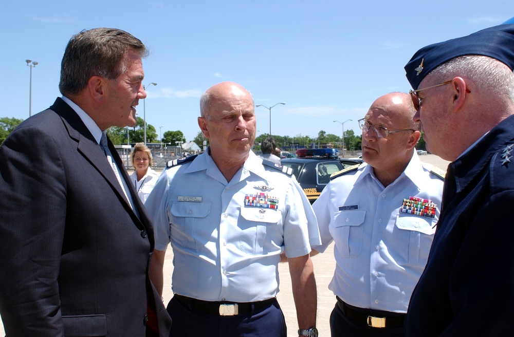 SECRETARY RIDGE UNVEILS HOMELAND SECURITY SEAL