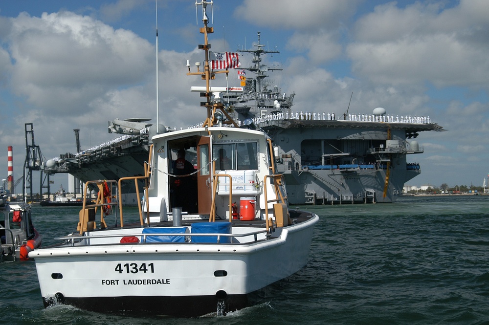 FORT LAUDERDALE 41 GUARDS USS ENTERPRISE