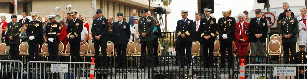 PALMS SPRINGS VETERANS DAY PARADE 2004
