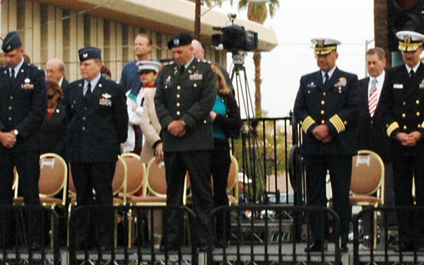 PALMS SPRINGS VETERANS DAY PARADE 2004