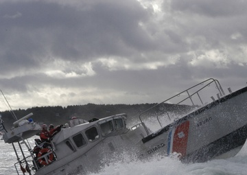 MOTOR LIFE BOAT IN SURF