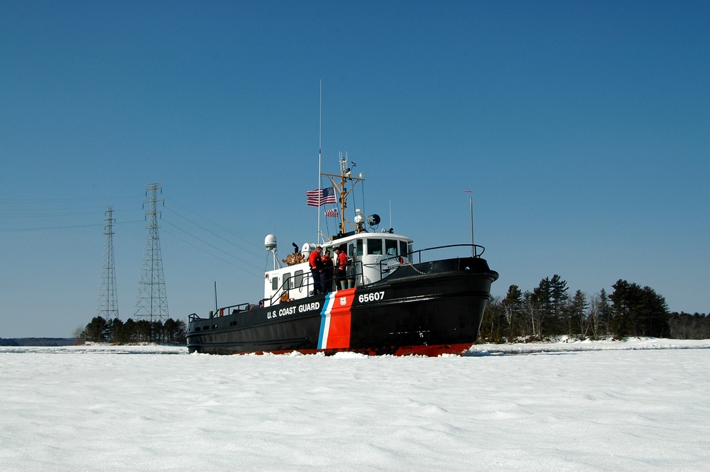 ICEBREAKER ON THE KENNEBEC RIVER