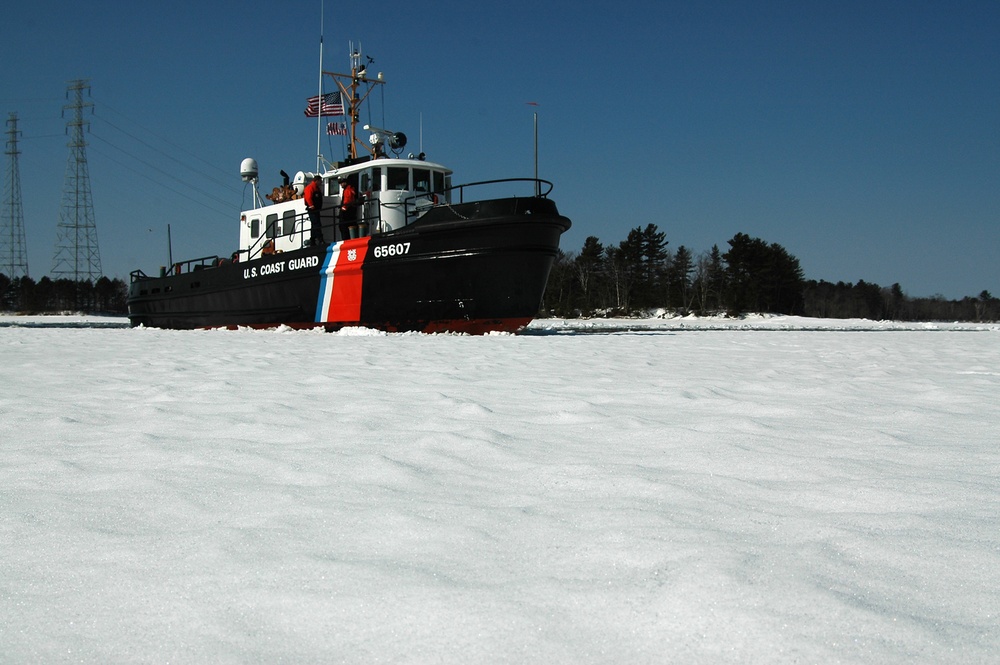 ICEBREAKER ON THE KENNEBEC RIVER