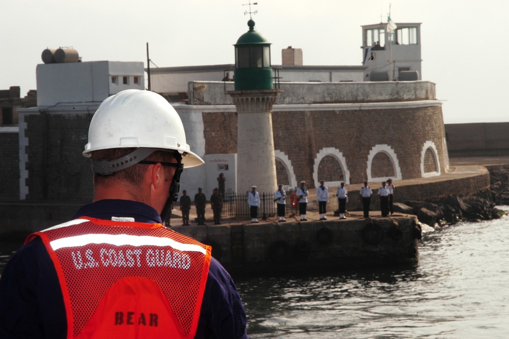 CGC BEAR VISITS ALGERIA