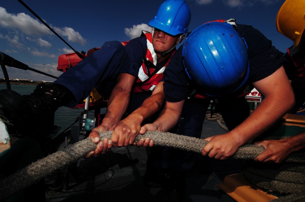 CGC BEAR VISITS TUNISIA