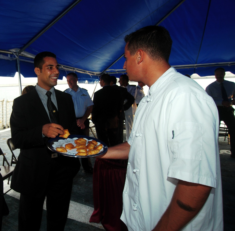 CUTTER BEAR VISITS MOROCCO