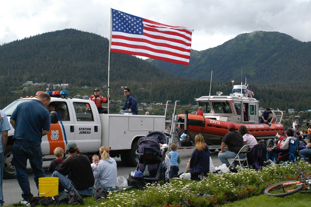 FOURTH OF JULY PARADE