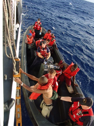 Coast Guard Cutter Dauntless assists Haitians in distress