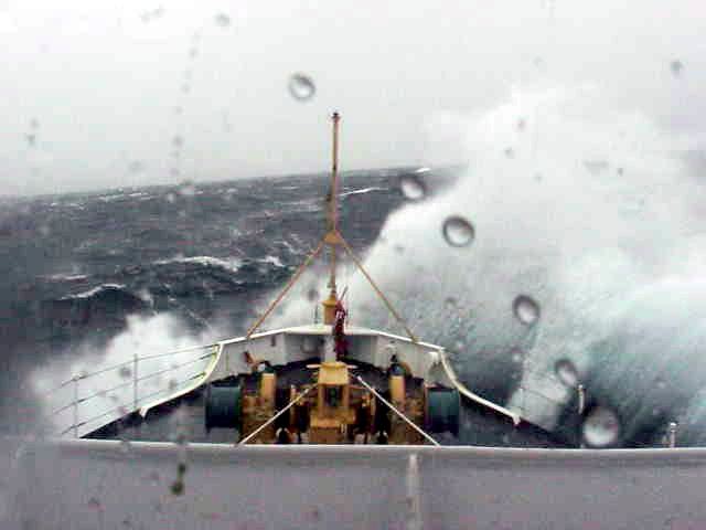 CUTTER ACUSHNET POUND THROUGH WAVES