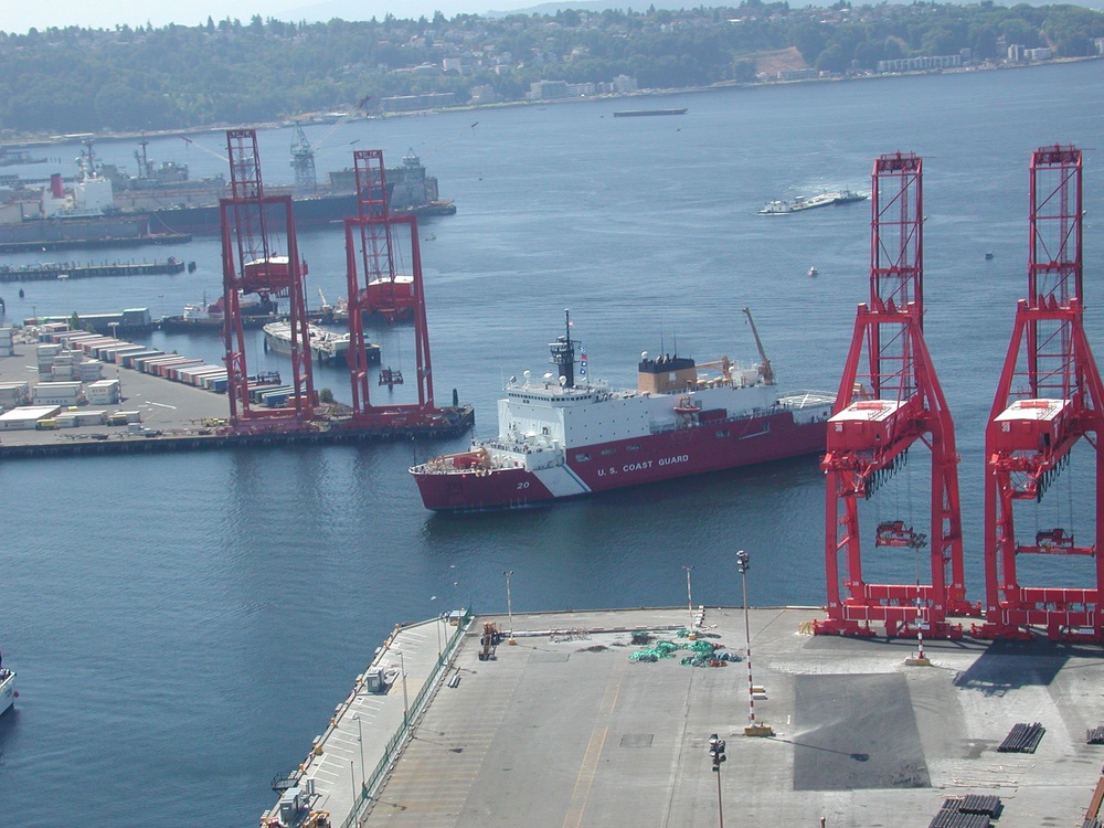 COAST GUARD CUTTER HEALY (WAGB 20)