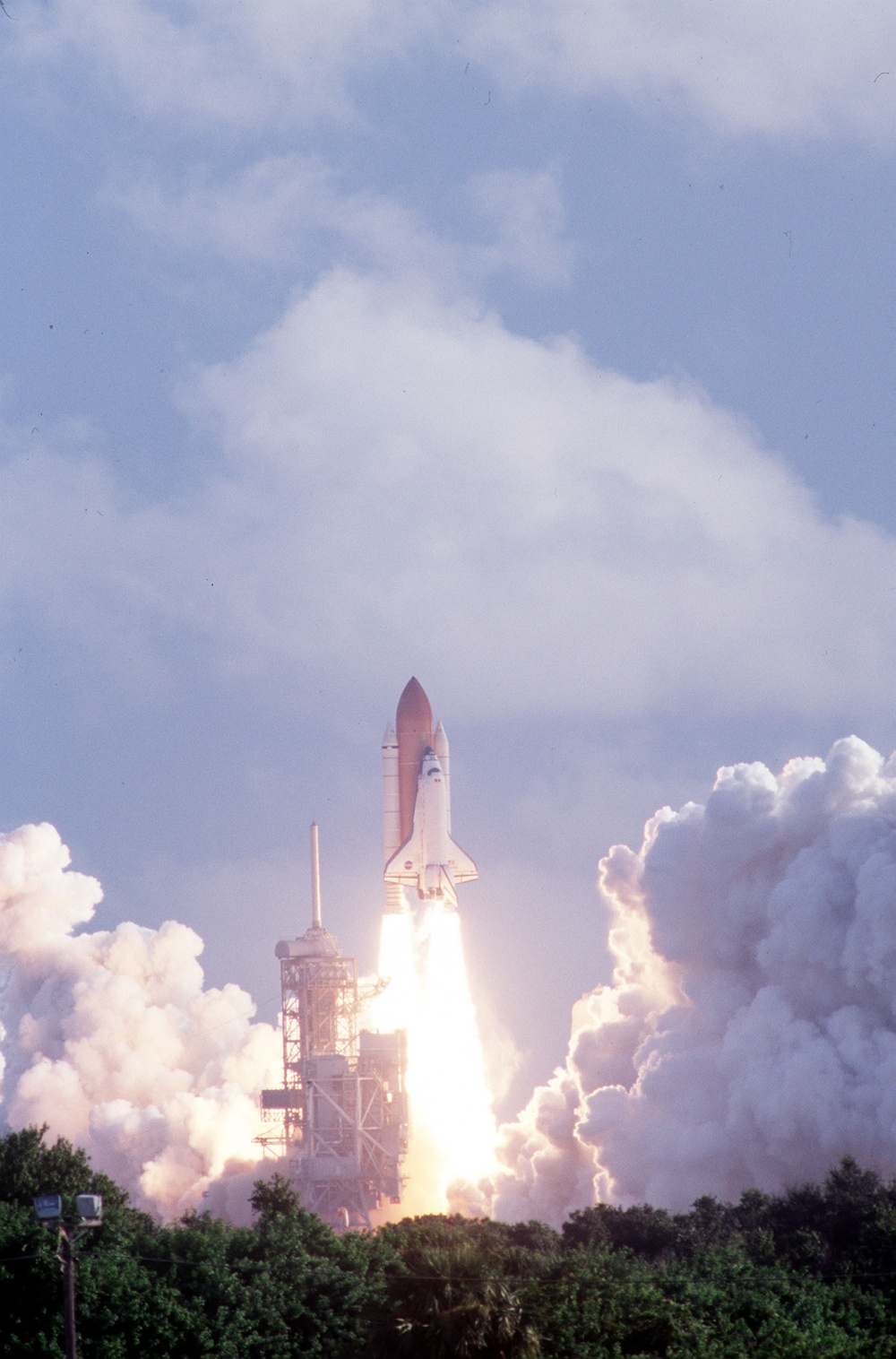 SPACE SHUTTLE LAUNCH