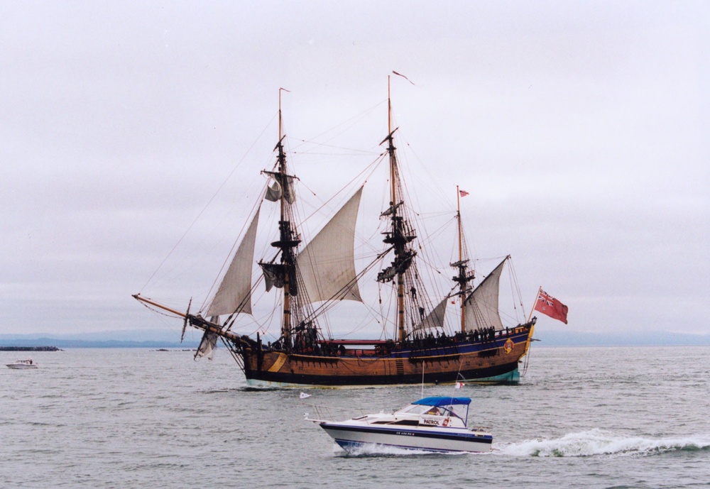 AUXILIARY CRAFT ESCORT TALL SHIP ENDEAVOR