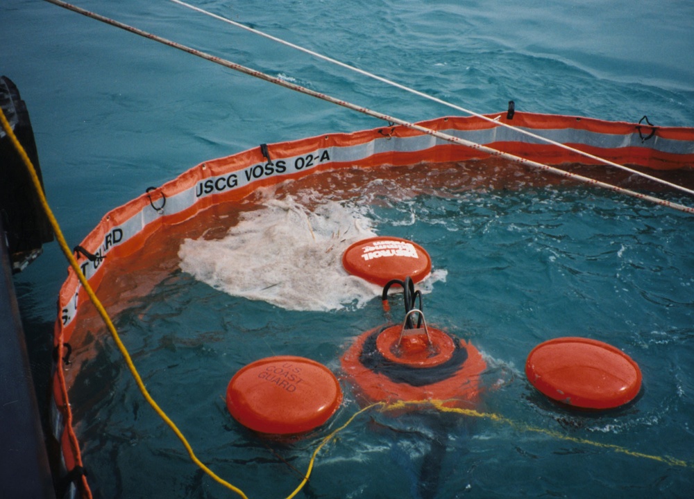 VOSS (VESSEL OF OPPORTUNITY SKIMMING SYSTEM