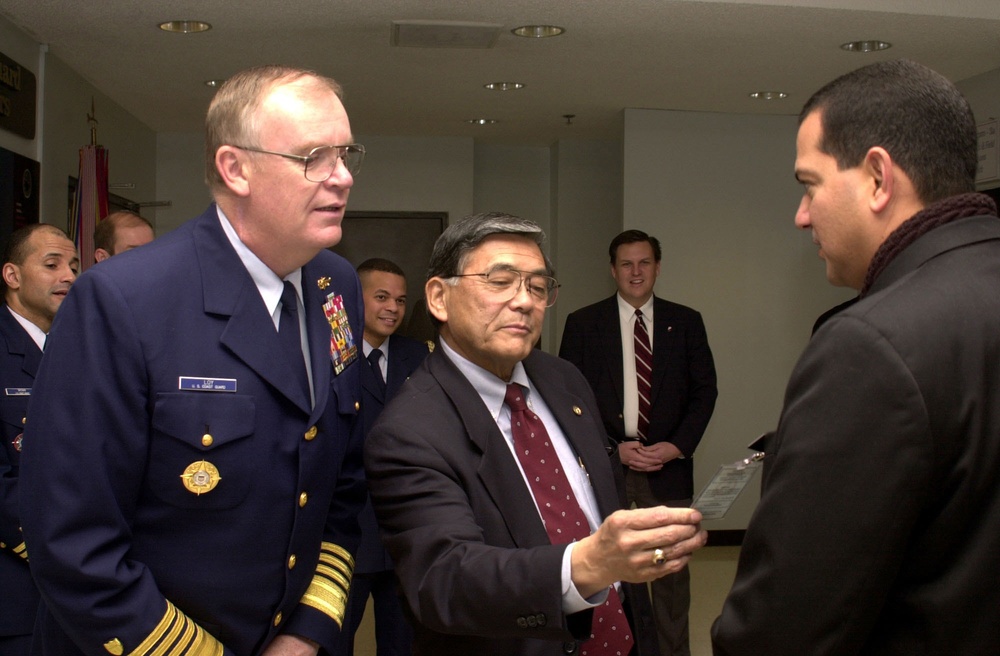 Secretary Norman Mineta and Commandant Loy check IDs