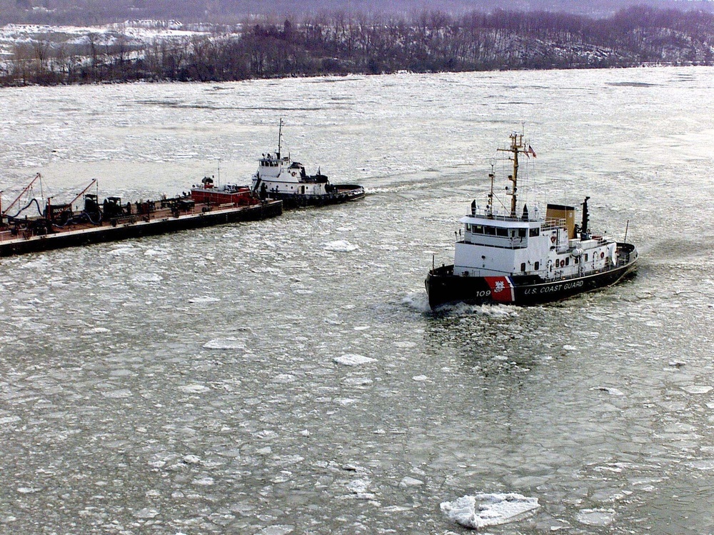 CGC STURGEON BAY (WTGB 109)