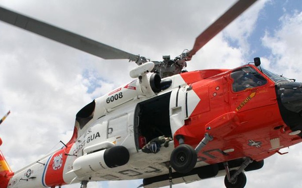 COAST GUARD HELICOPTER HOIST