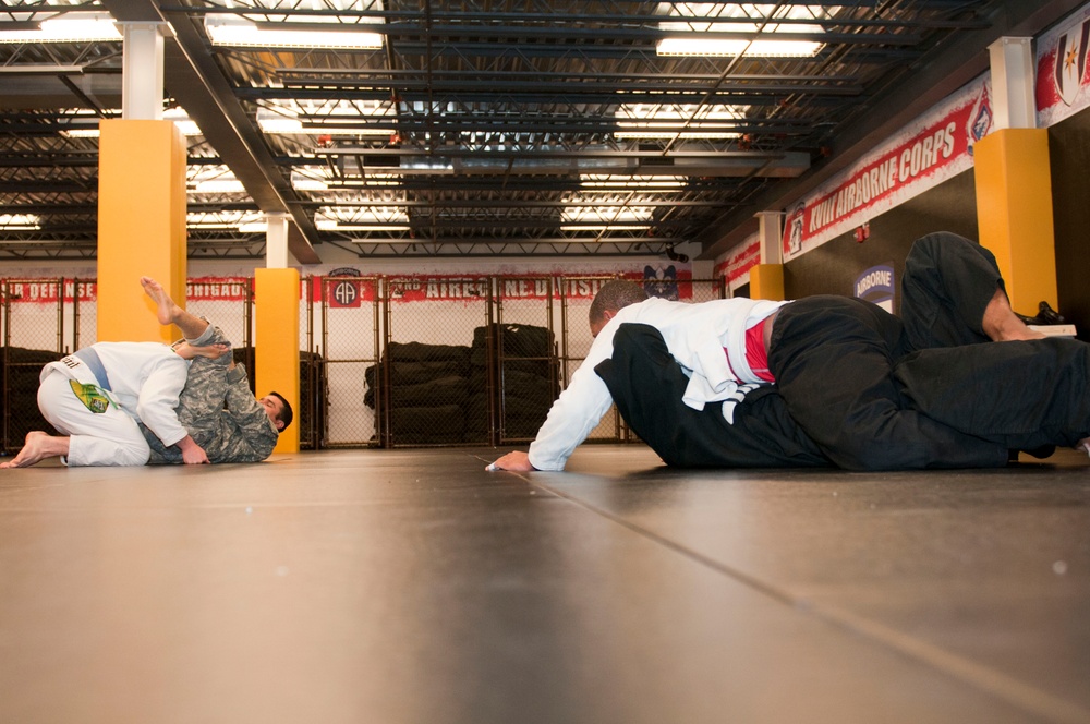 Competitors prep for 2013 Fort Bragg Army Combatives Championship Invitational
