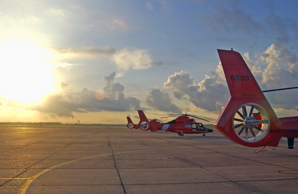 HH 65 DOLPHIN HELICOPTER