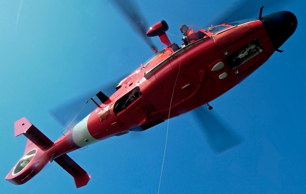 HH 65 DOLPHIN HELICOPTER