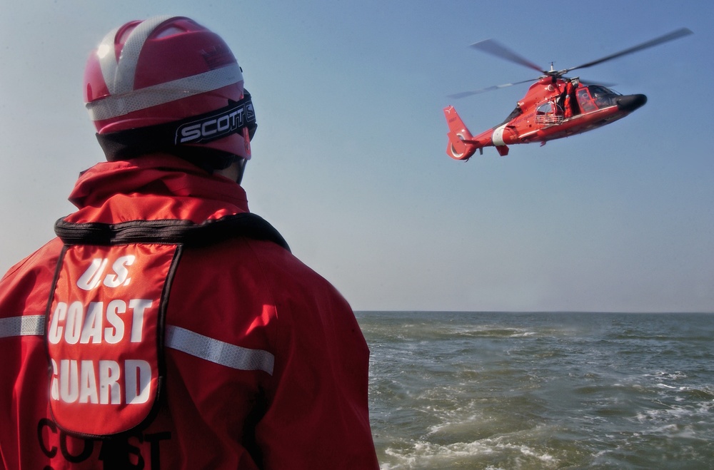 HELICOPTER RESCUE BASKET TRAINING