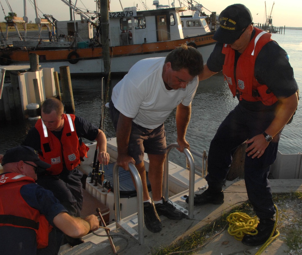 COAST GUARD STATION CHINCOTEAGUE ASSISTS DISTRESSED FISHERMEN